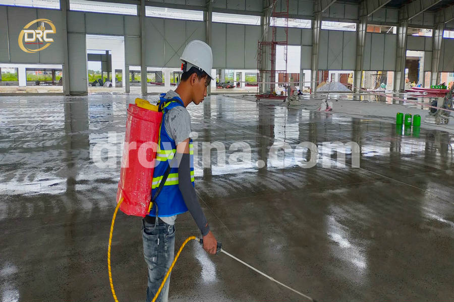 Đánh bóng sàn be tông giá